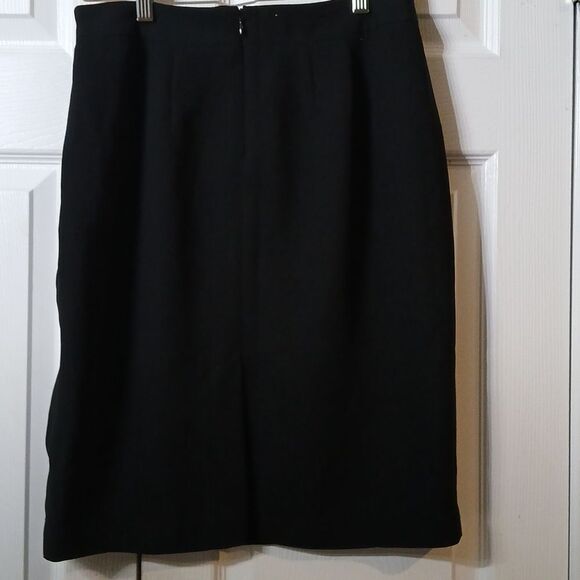 Uniform JohnPaulRichard black business career skirt  Sz 6 NWOT - Picture 4 of 5